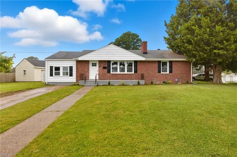 Photo of 24 Rivercrest Drive, Portsmouth, VA 23701 (MLS # 10606241)