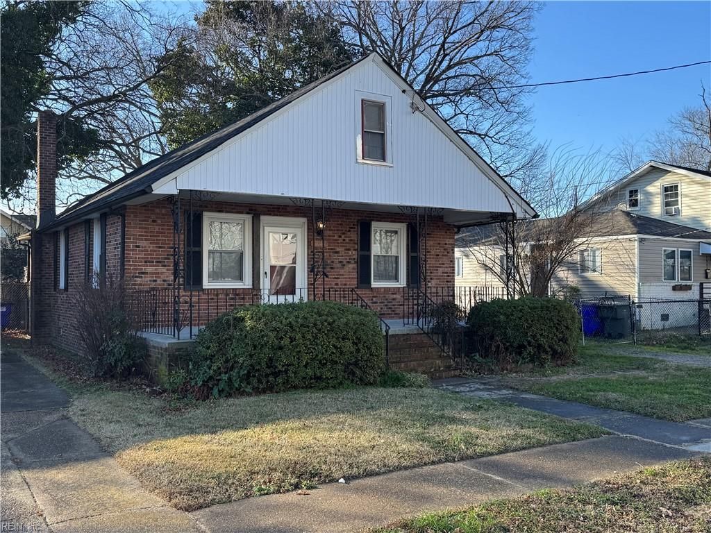 Photo of 1041 W 37th Street, Norfolk, VA 23508 (MLS # 10613629)