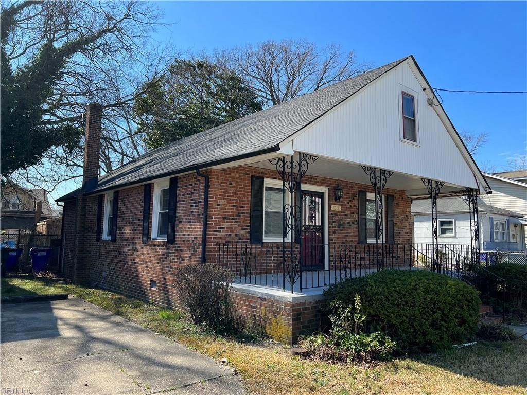 Photo of 1041 W 37th Street, Norfolk, VA 23508 (MLS # 10613629)