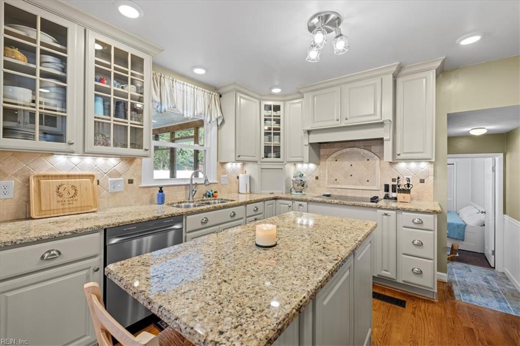 Photo of 4100 Weyanoke Drive, Portsmouth, VA 23703 (MLS # 10655628)