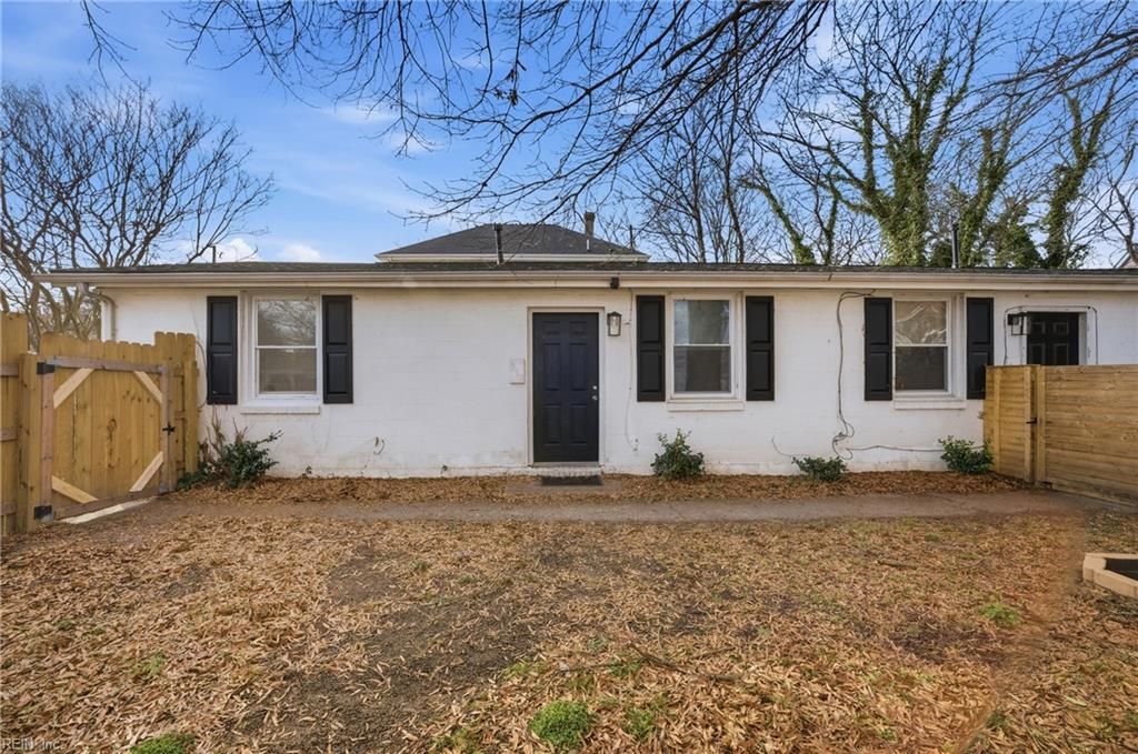 Photo of 820 W 50th Street, Norfolk, VA 23508 (MLS # 10618730)