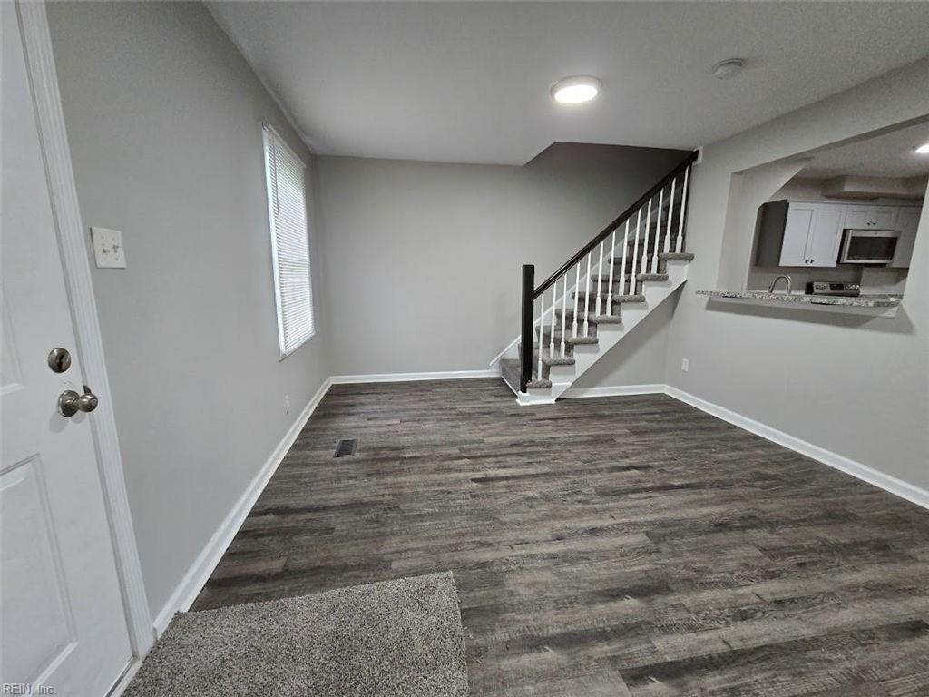 Photo of 23 Farragut Street, Portsmouth, VA 23702 (MLS # 10635671)