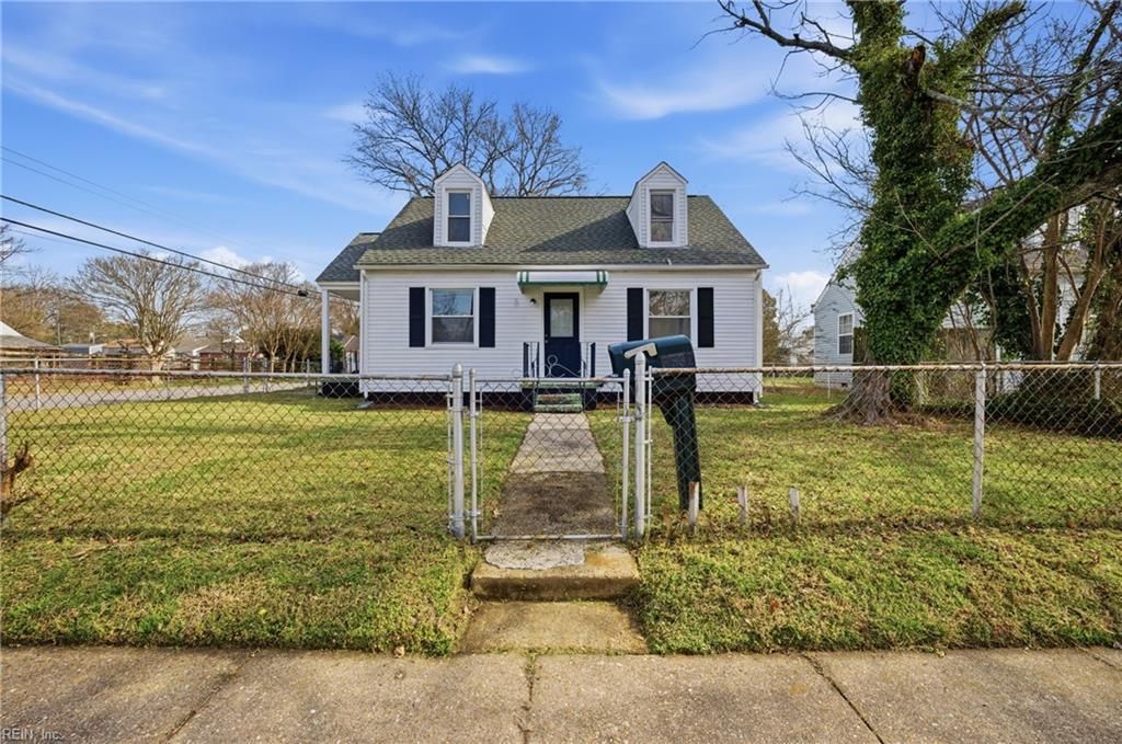 Photo of 3632 Pamlico Circle, Norfolk, VA 23513 (MLS # 10631048)
