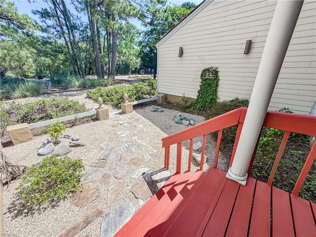 557 Susan Constant DR