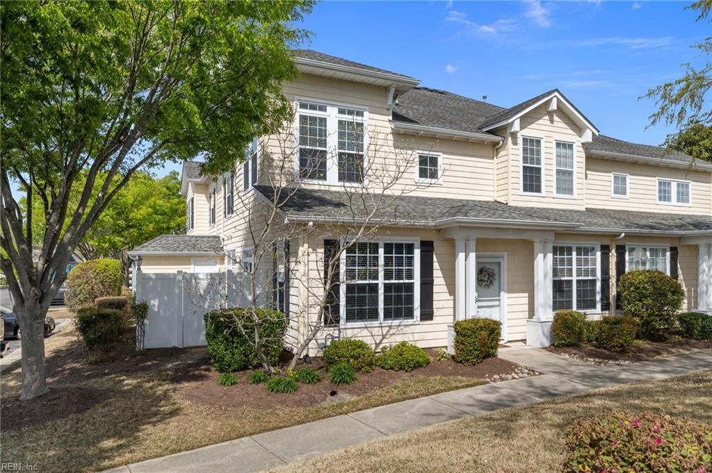 Photo of 1040 Grace Hill Drive, Virginia Beach, VA 23455 (MLS # 10628377)