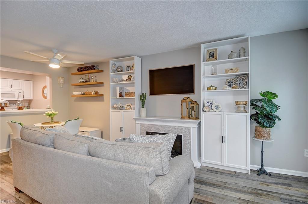 3853 Lasalle DR 109