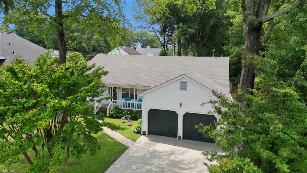Photo of 10 Dunn Circle, Hampton, VA 23666 (MLS # 10634220)