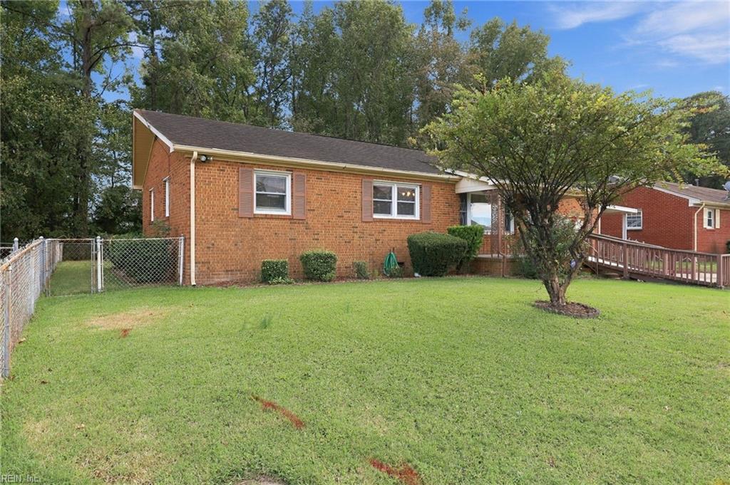Photo of 901 Taft Drive, Portsmouth, VA 23701 (MLS # 10658230)