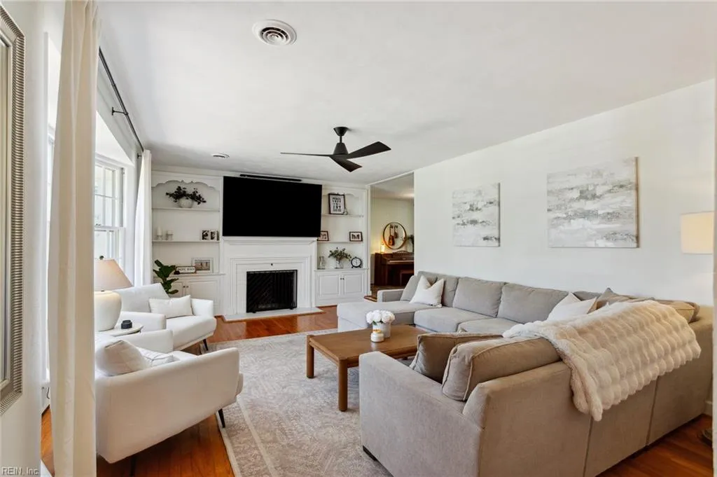 Virginia Beach, Virginia 23452, United States, 4 Bedrooms Bedrooms, ,2 BathroomsBathrooms,Residential,Active,97704