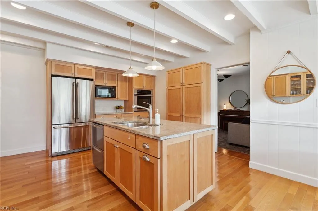 Virginia Beach, Virginia 23452, United States, 4 Bedrooms Bedrooms, ,2 BathroomsBathrooms,Residential,Active,97704