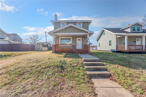 Photo of 35 Cedar Avenue, Newport News, VA 23607 (MLS # 10631465)