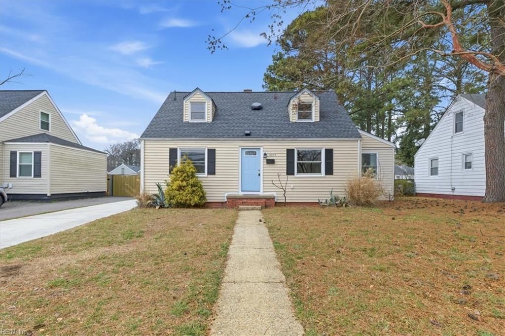 Photo of 8037 Crescent Road, Norfolk, VA 23505 (MLS # 10621584)