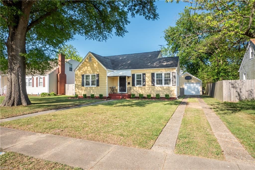 Photo of 1336 W Norcova Drive, Norfolk, VA 23502 (MLS # 10631345)