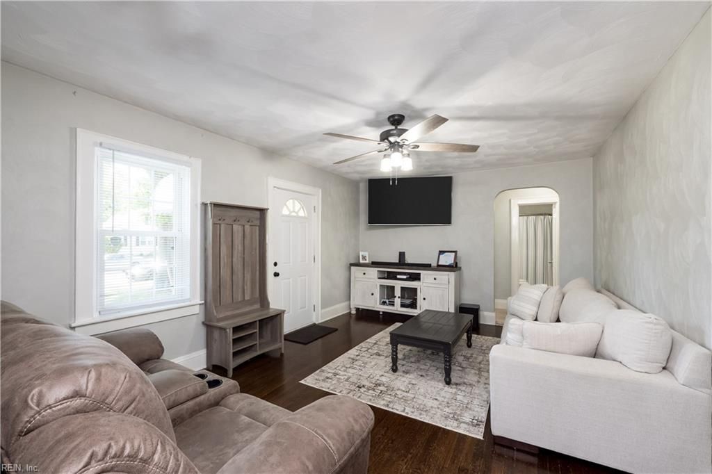 Photo of 1336 W Norcova Drive, Norfolk, VA 23502 (MLS # 10631345)