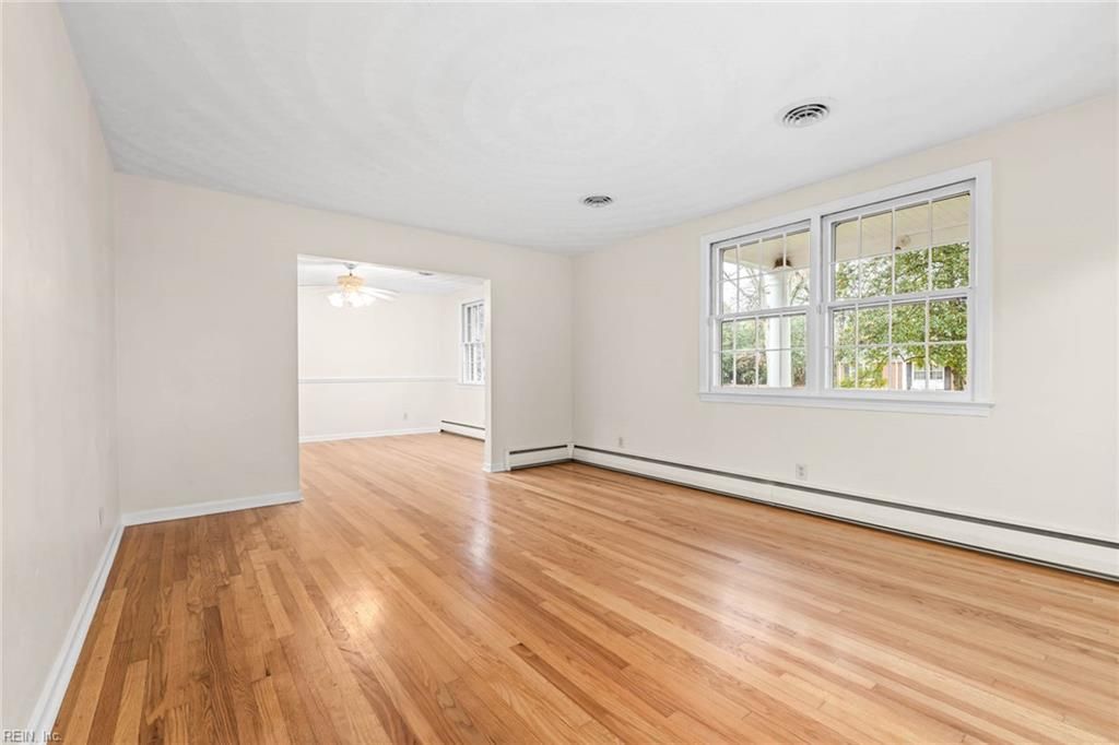 Photo of 276 Bridgeview Circle, Chesapeake, VA 23322 (MLS # 10612672)