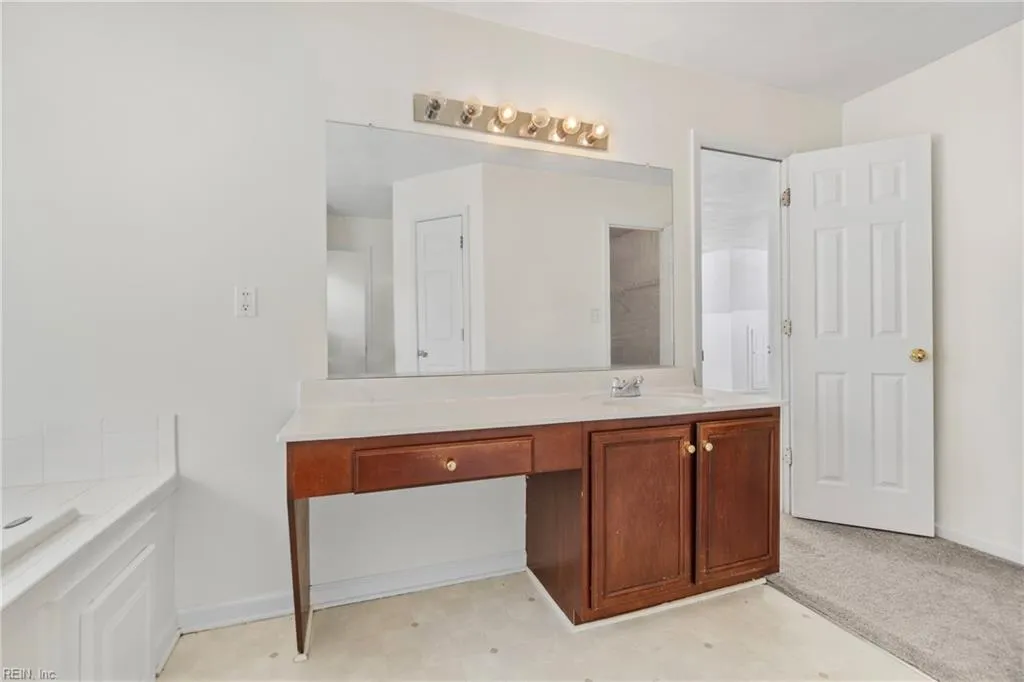 Suffolk, Virginia 23434, United States, 5 Bedrooms Bedrooms, ,3 BathroomsBathrooms,Residential,Active,112542