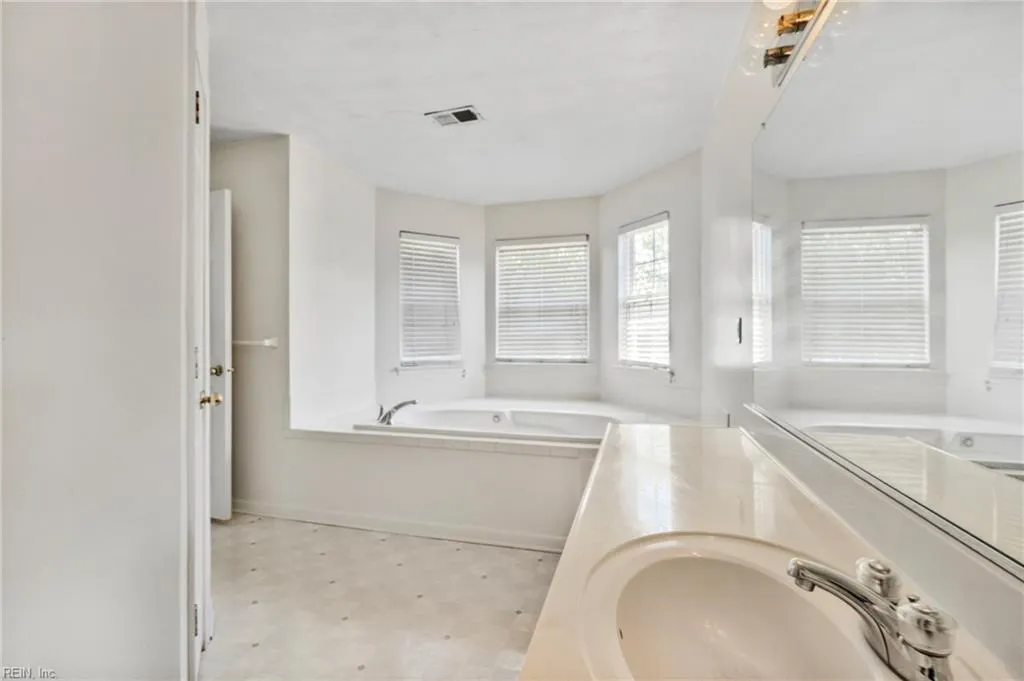 Suffolk, Virginia 23434, United States, 5 Bedrooms Bedrooms, ,3 BathroomsBathrooms,Residential,Active,112542