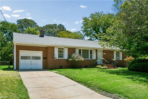 Photo of 108 Hermitage Road, Newport News, VA 23606 (MLS # 10633435)