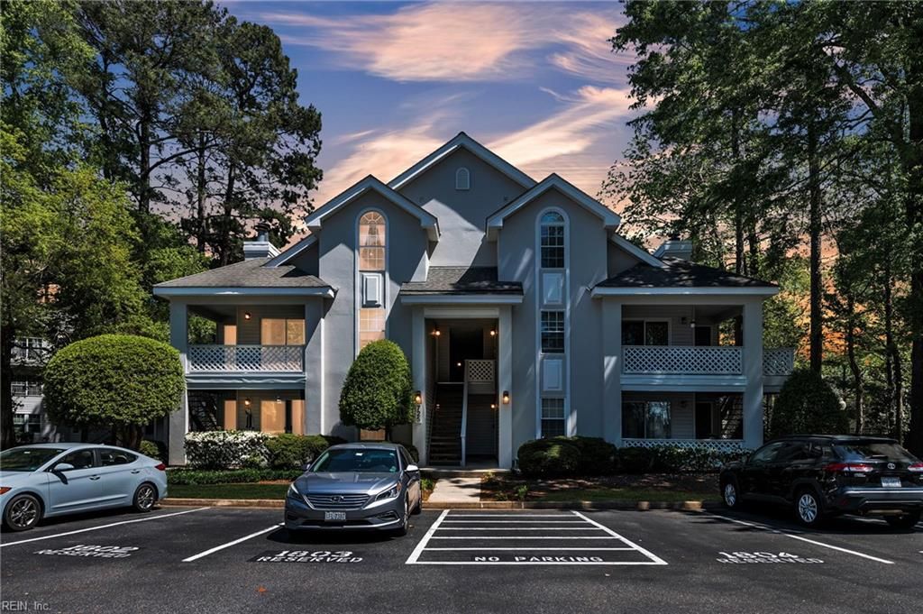 Photo of 725 Inlet Quay #C, Chesapeake, VA 23320 (MLS # 10629822)