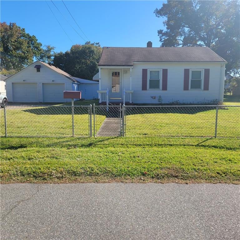 Photo of 502 Biltmore Place, Portsmouth, VA 23702 (MLS # 10659412)