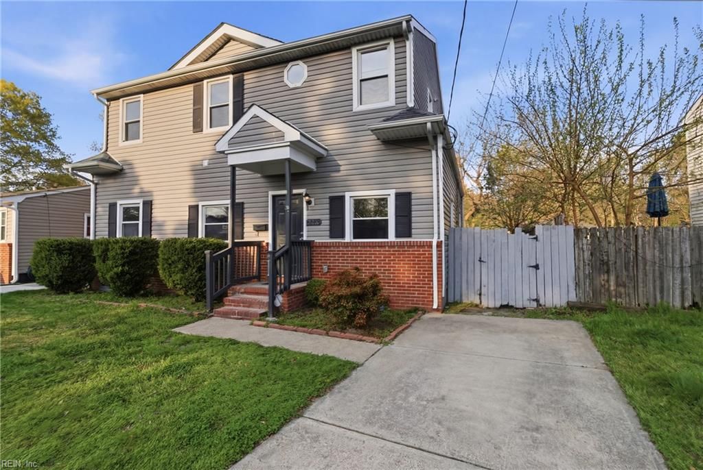 Photo of 726 Cambridge Avenue, Portsmouth, VA 23707 (MLS # 10626636)