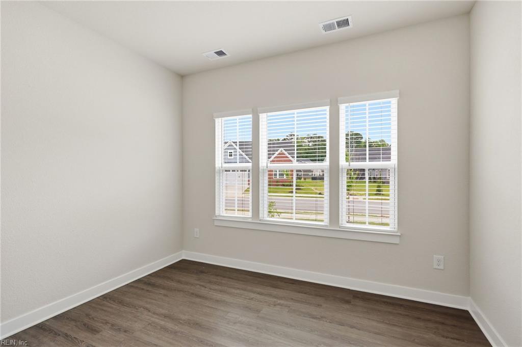Photo of 2101 Mainsail Drive, Carrollton, VA 23314 (MLS # 10641504)