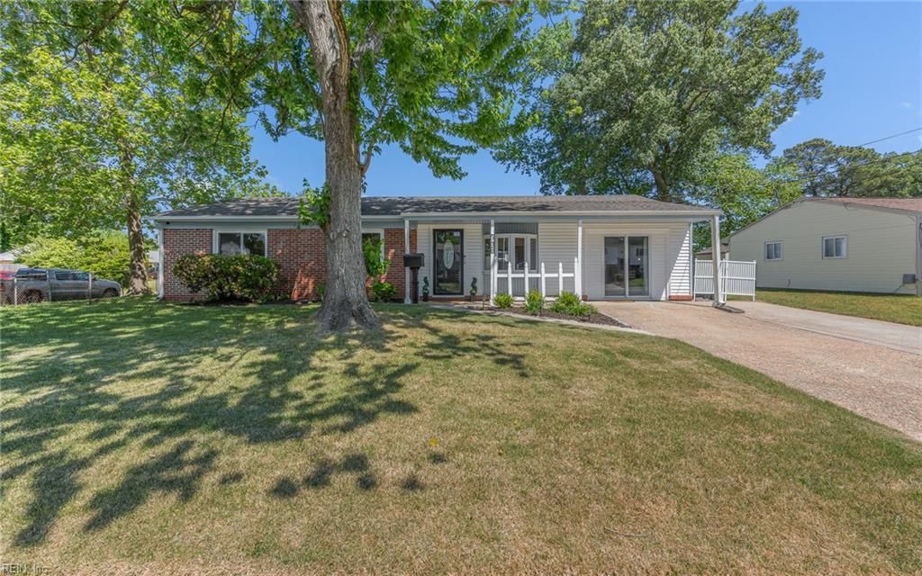 Photo of 3428 S Plaza Trail, Virginia Beach, VA 23452 (MLS # 10632030)