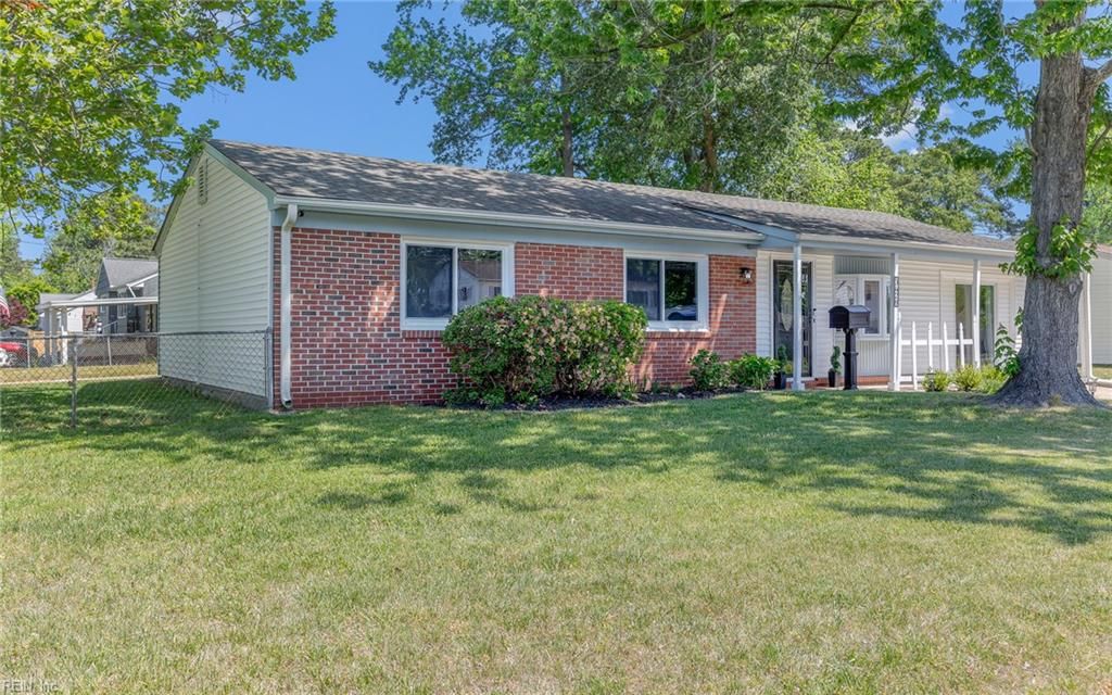Photo of 3428 S Plaza Trail, Virginia Beach, VA 23452 (MLS # 10632030)