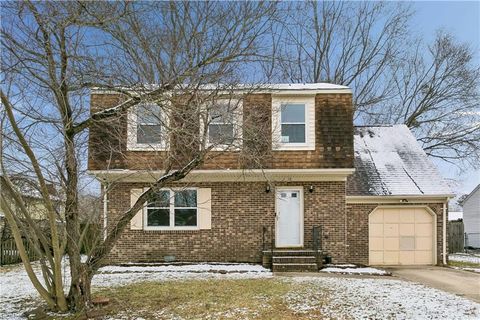 Photo of 18 Belinda Drive, Newport News, VA 23601 (MLS # 10621383)
