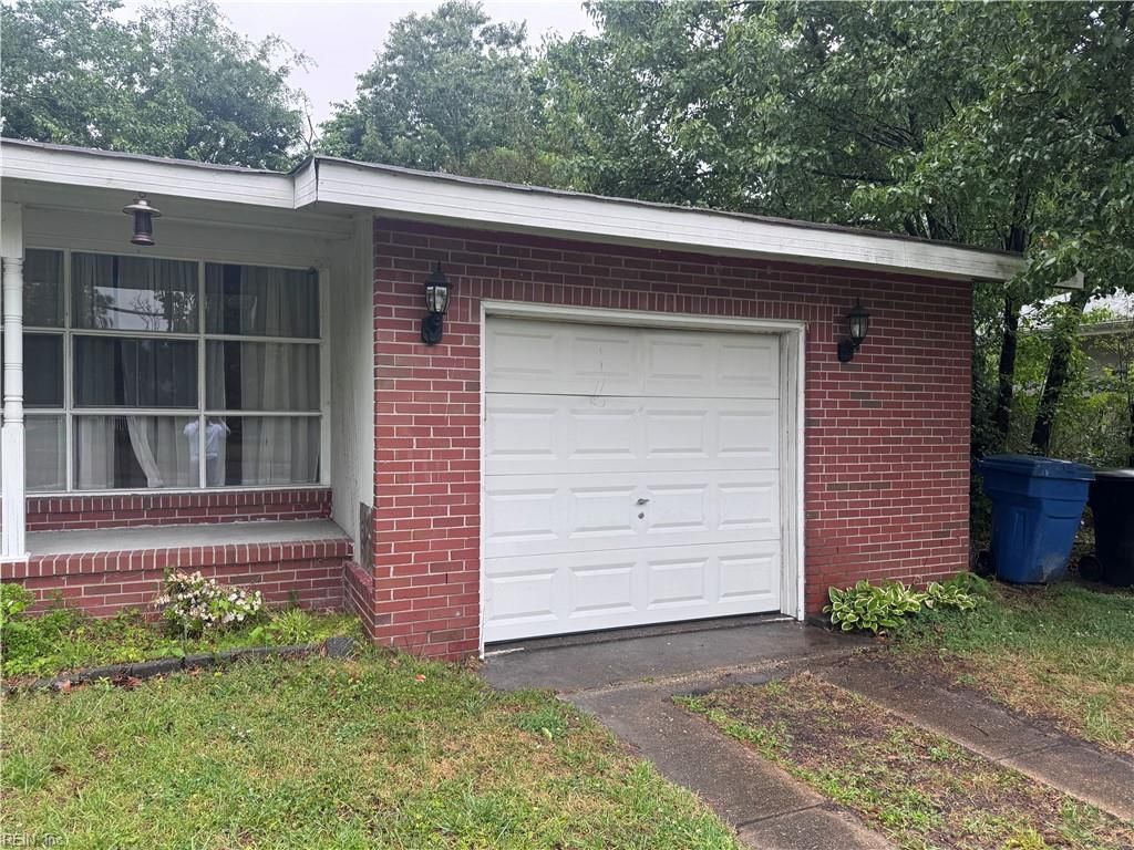 Photo of 321 Caren Drive, Virginia Beach, VA 23452 (MLS # 10636791)