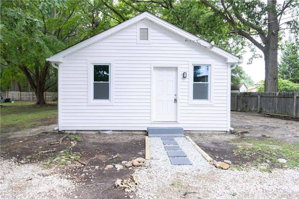 Photo of 345 Tabbs Lane, Newport News, VA 23602 (MLS # 10645982)