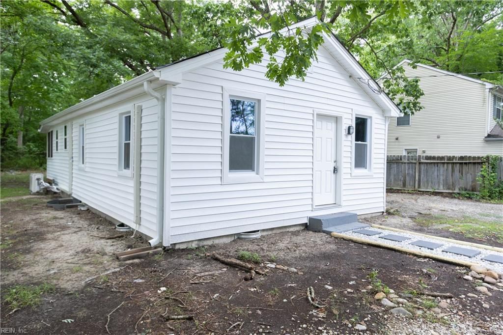 Photo of 345 Tabbs Lane, Newport News, VA 23602 (MLS # 10645982)