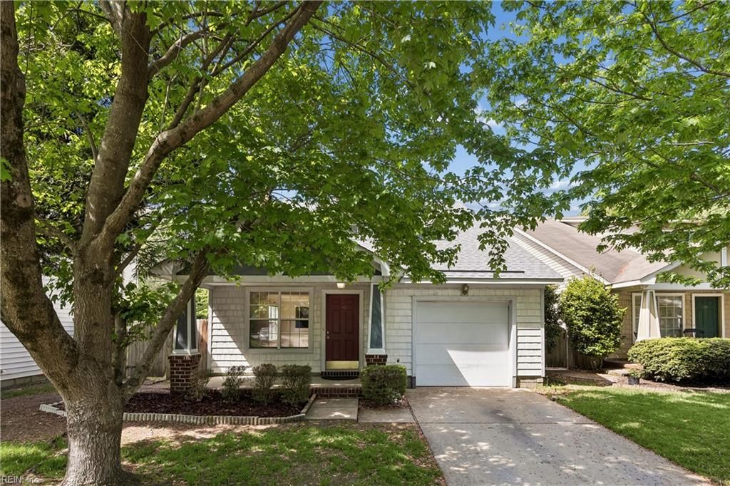 Photo of 297 Town Pointe Way, Newport News, VA 23601 (MLS # 10630439)