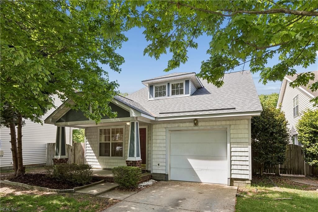 Photo of 297 Town Pointe Way, Newport News, VA 23601 (MLS # 10630439)