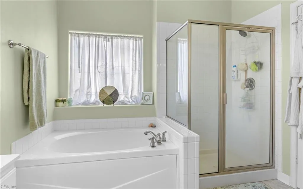 Virginia Beach, Virginia 23455, United States, 4 Bedrooms Bedrooms, ,3 BathroomsBathrooms,Residential,Pending,20470