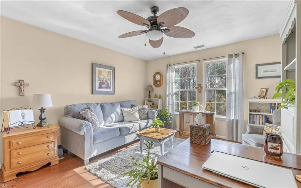 Virginia Beach, Virginia 23455, United States, 4 Bedrooms Bedrooms, ,3 BathroomsBathrooms,Residential,Pending,20470