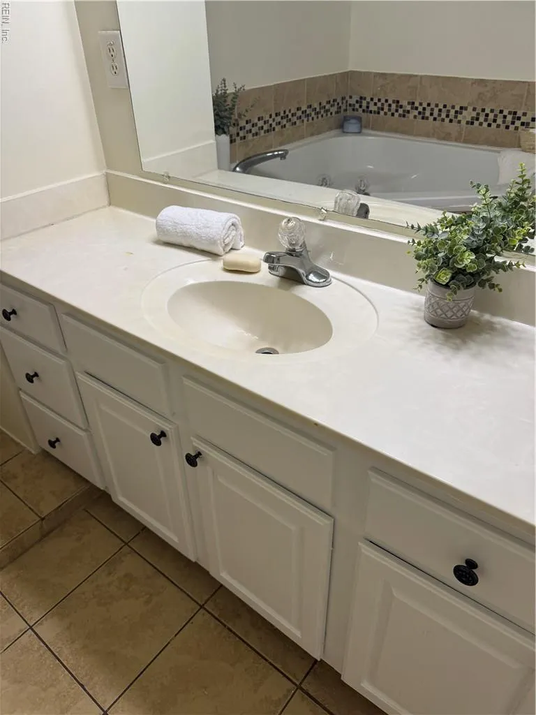 Suffolk, Virginia 23434, United States, 3 Bedrooms Bedrooms, ,3 BathroomsBathrooms,Residential,Active,182475