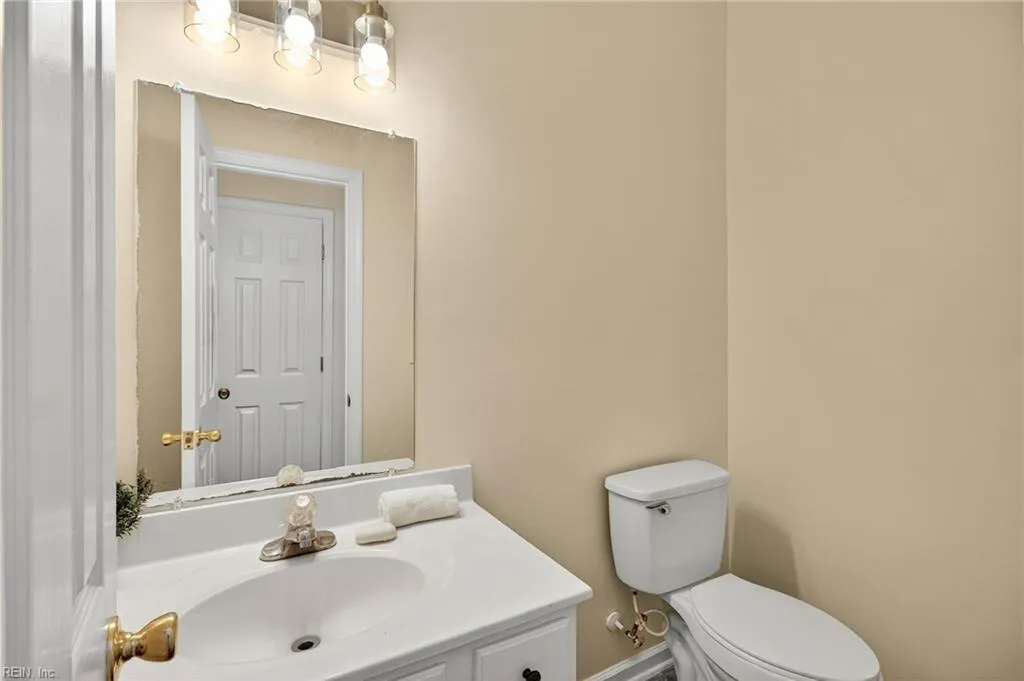 Suffolk, Virginia 23434, United States, 3 Bedrooms Bedrooms, ,3 BathroomsBathrooms,Residential,Active,182475