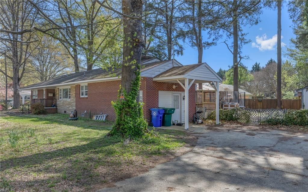 Photo of 752 Pueblo Road, Newport News, VA 23606 (MLS # 10628463)