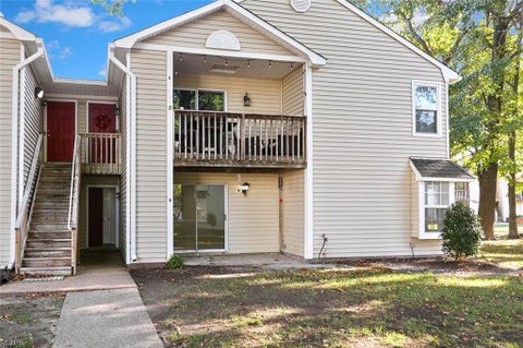 Photo of 1717 Stoney Creek Arch #B, Chesapeake, VA 23320 (MLS # 10659009)