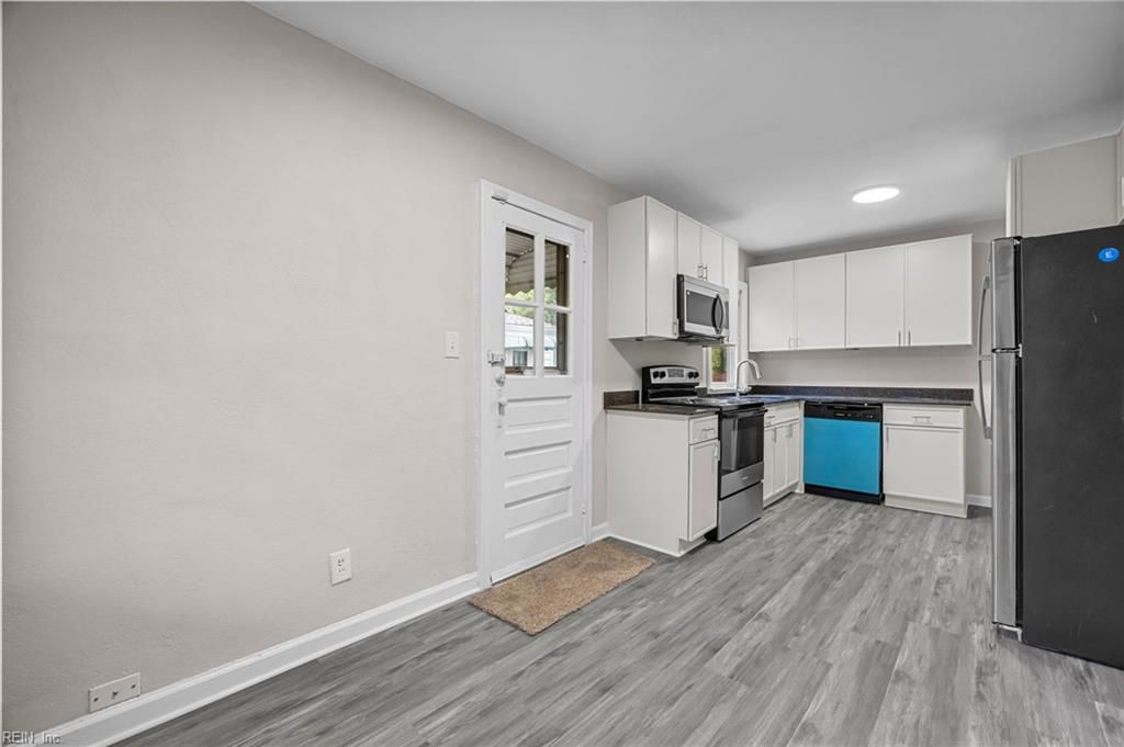 Photo of 2504 Cromwell Drive, Norfolk, VA 23509 (MLS # 10626544)