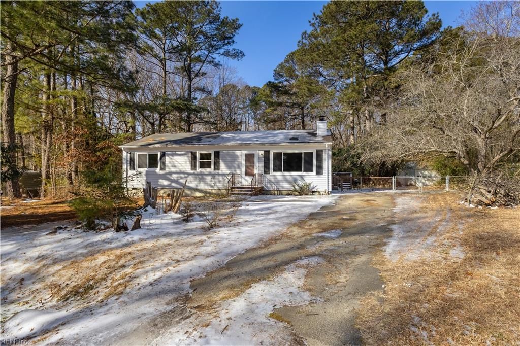 Photo of 6265 Debbie Circle, Hayes, VA 23072 (MLS # 10618474)