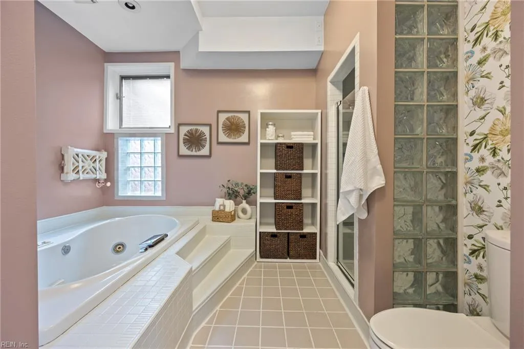 Norfolk, Virginia 23507, United States, 4 Bedrooms Bedrooms, ,5 BathroomsBathrooms,Residential,Active,155664