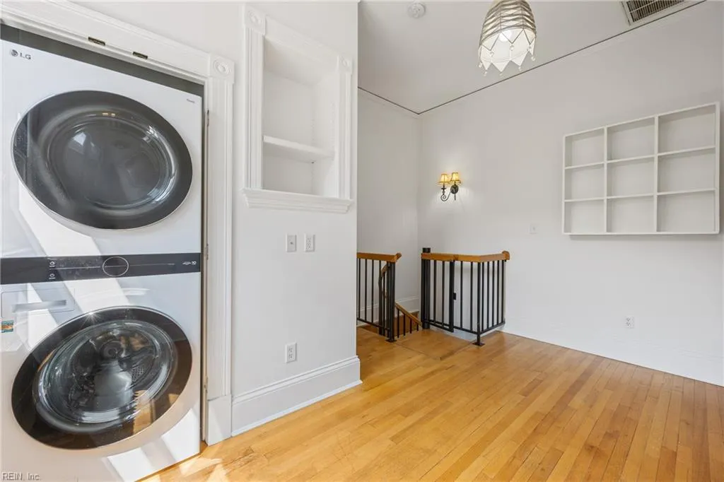 Norfolk, Virginia 23507, United States, 4 Bedrooms Bedrooms, ,5 BathroomsBathrooms,Residential,Active,155664