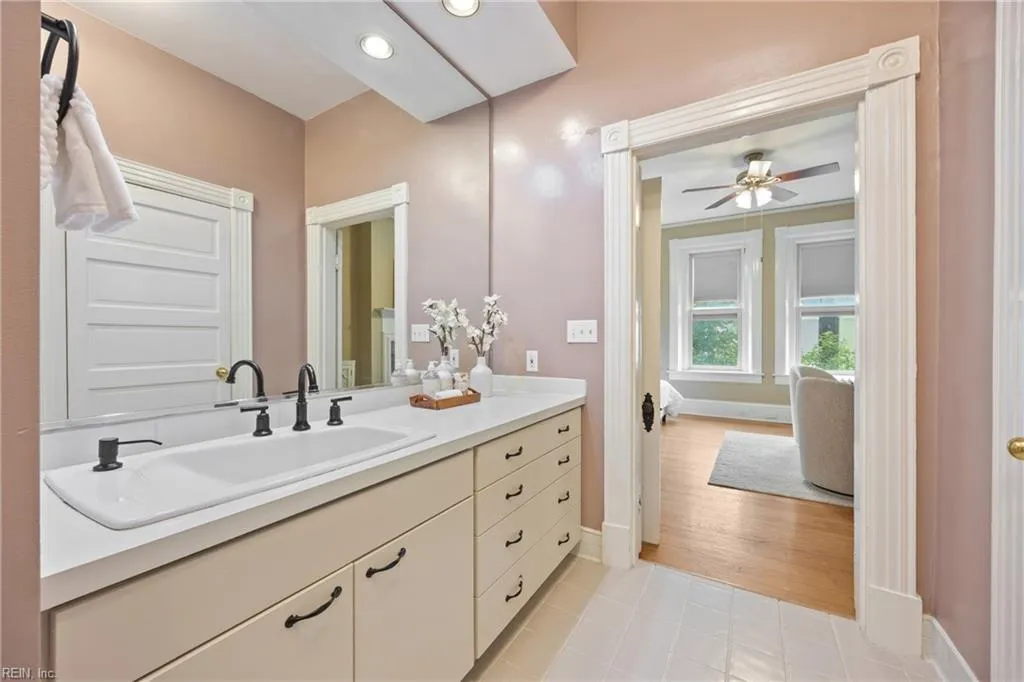 Norfolk, Virginia 23507, United States, 4 Bedrooms Bedrooms, ,5 BathroomsBathrooms,Residential,Active,155664