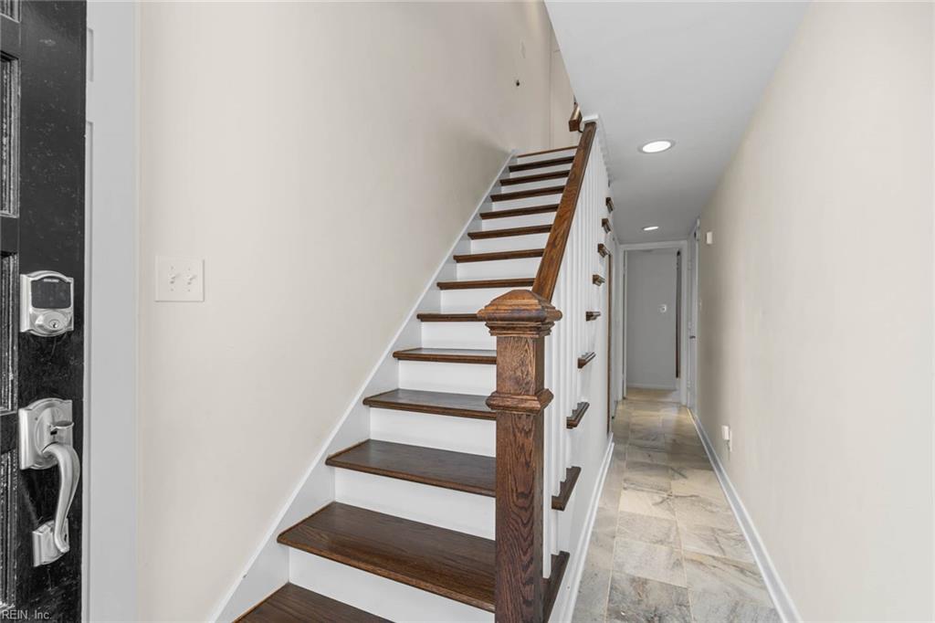 3401 Holly RD