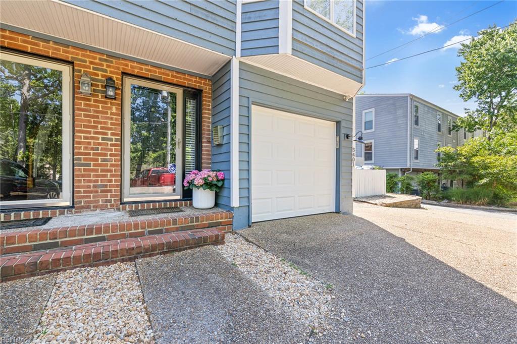 3401 Holly RD