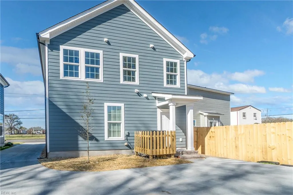 Norfolk, Virginia 23504, United States, 5 Bedrooms Bedrooms, ,3 BathroomsBathrooms,Residential,Active,85741