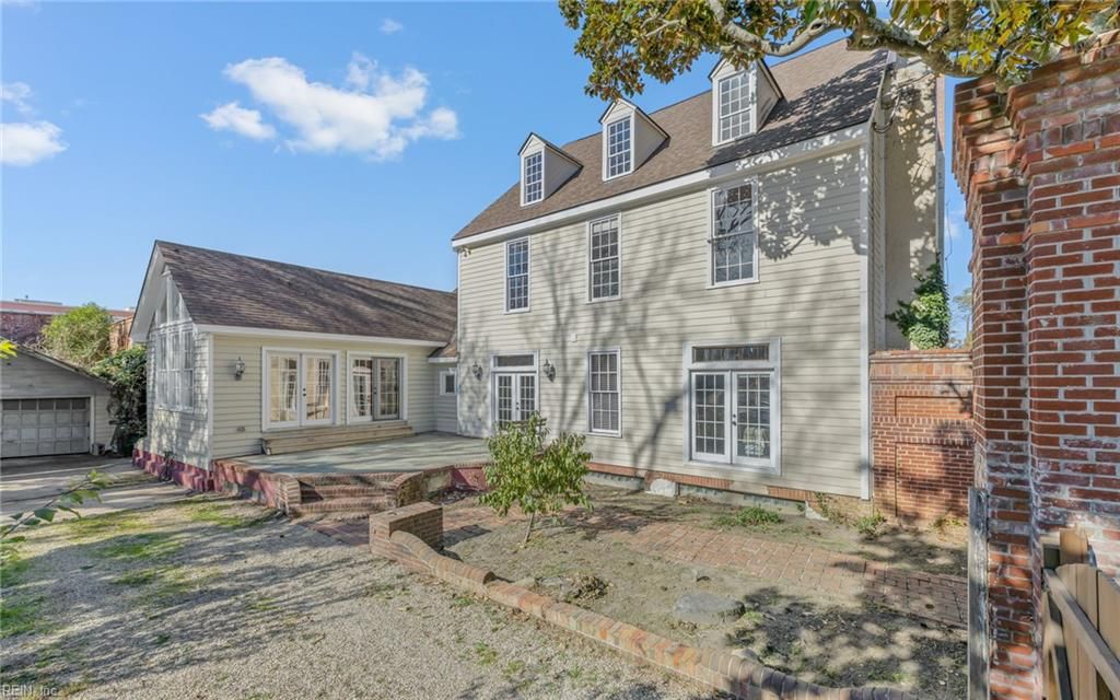 Photo of 203 Main Street, Smithfield, VA 23430 (MLS # 10611805)