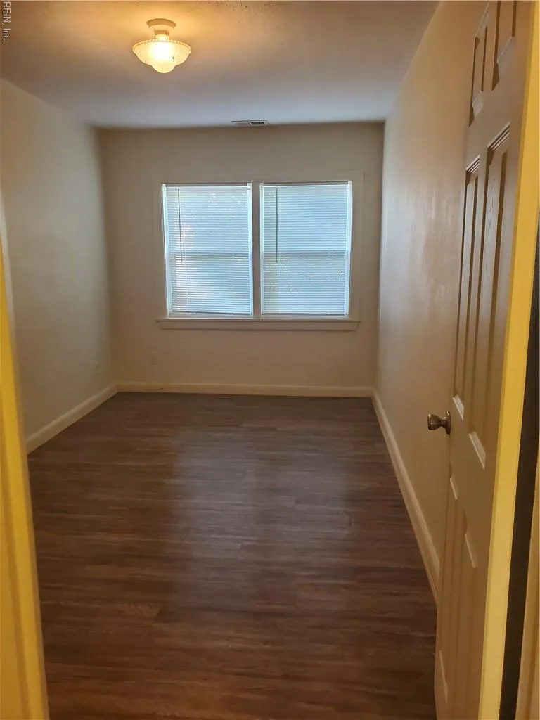 Norfolk, Virginia 23502, United States, 2 Bedrooms Bedrooms, ,1 BathroomBathrooms,Residential,Active,112419